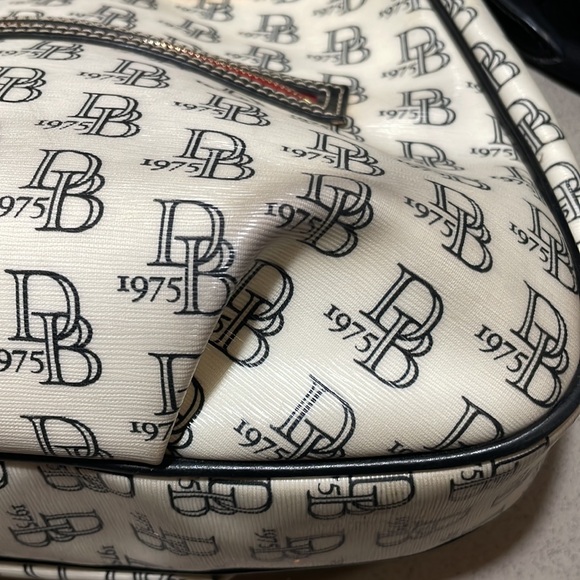 Dooney & Bourke Black and White Logo Shoulder Bag and black canvas tote bundle - Picture 6 of 16